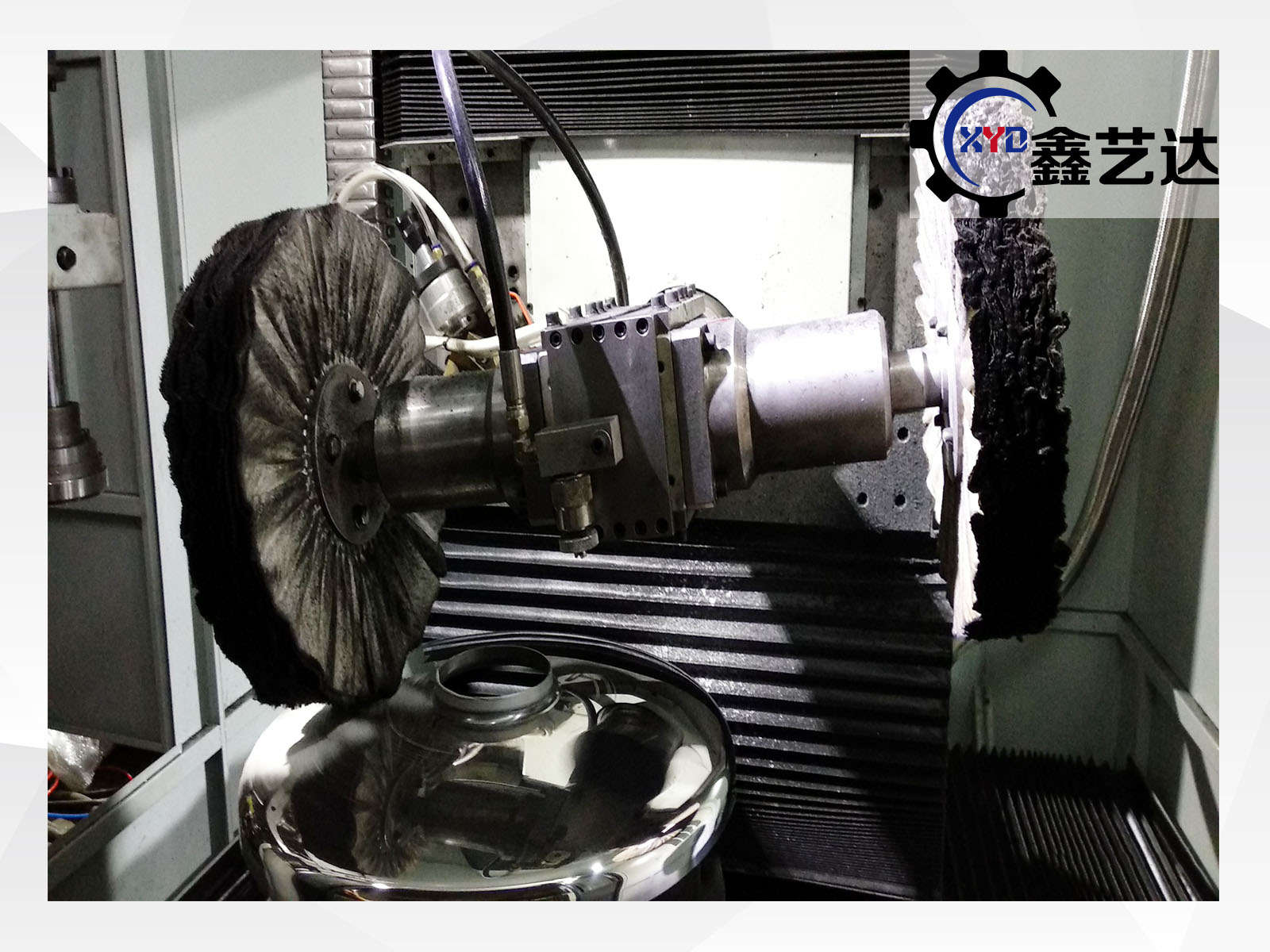 آلة التجميع CNC ذات خمسة محاور